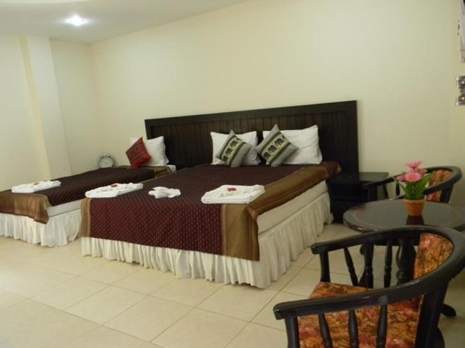 Hill Side Patong Hotel Стая снимка