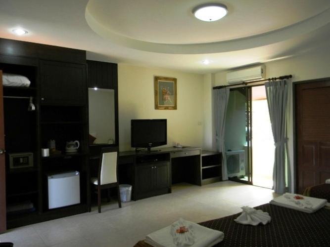 Hill Side Patong Hotel Стая снимка