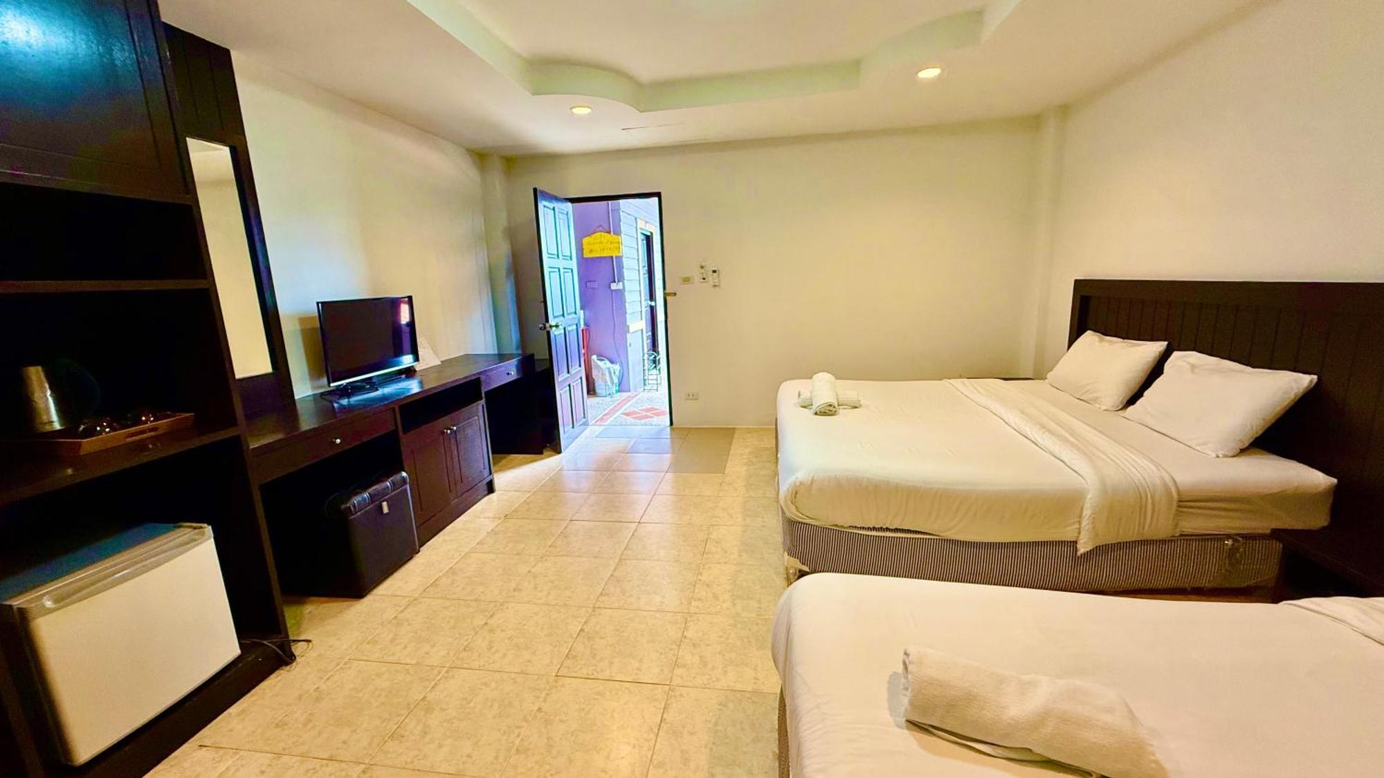 Hill Side Patong Hotel Екстериор снимка