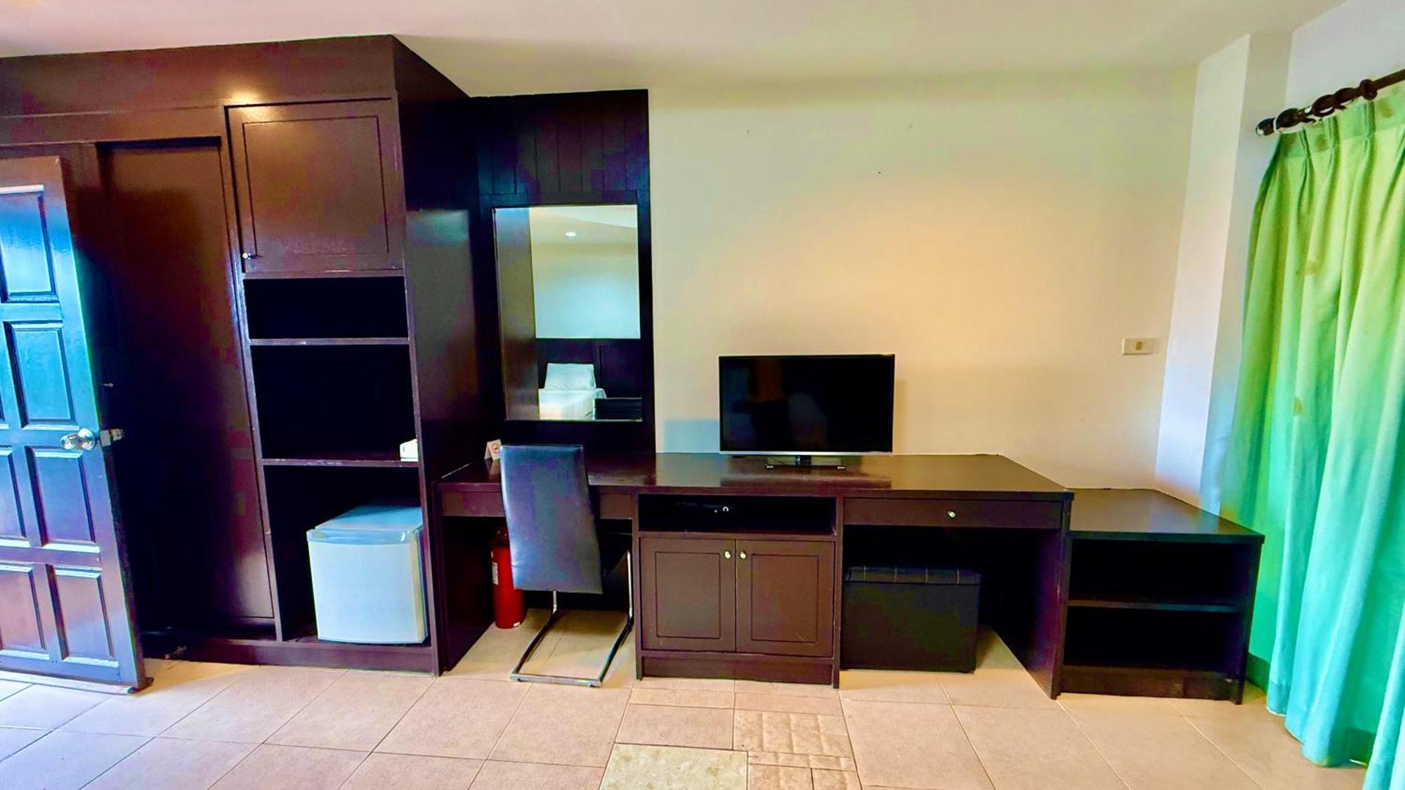 Hill Side Patong Hotel Екстериор снимка