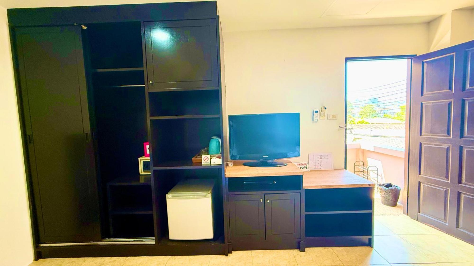 Hill Side Patong Hotel Екстериор снимка