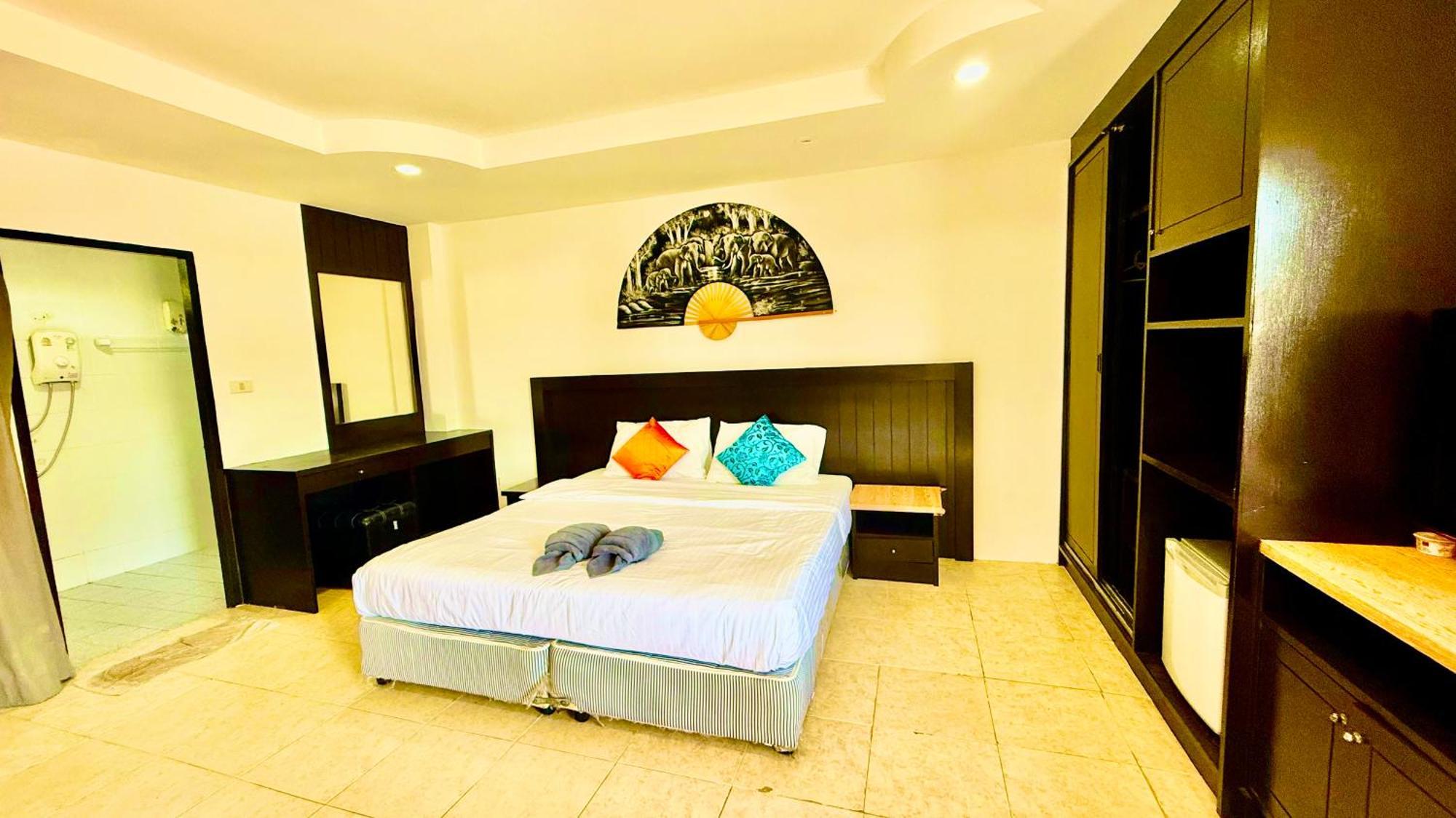 Hill Side Patong Hotel Екстериор снимка