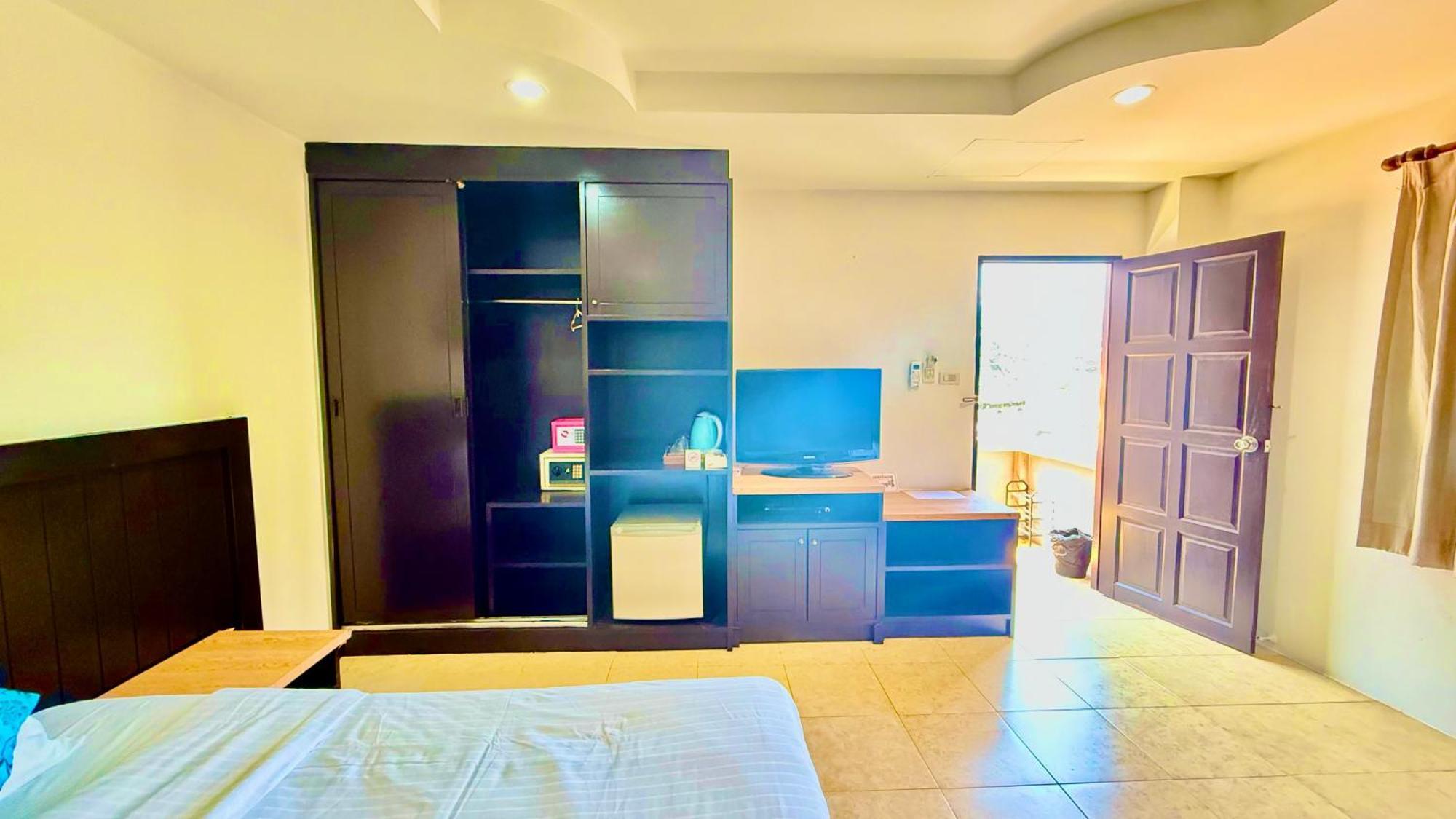 Hill Side Patong Hotel Екстериор снимка