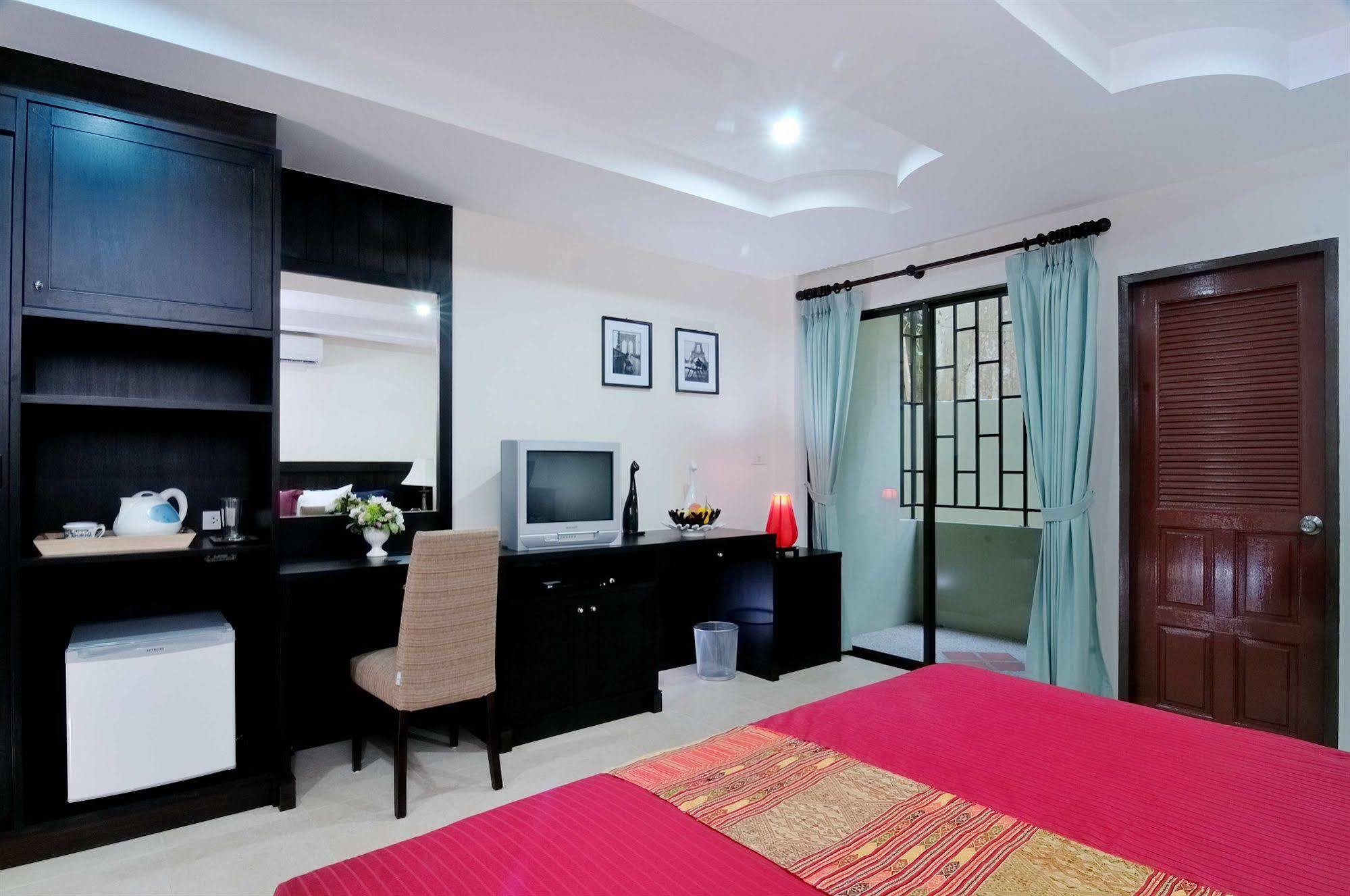 Hill Side Patong Hotel Екстериор снимка